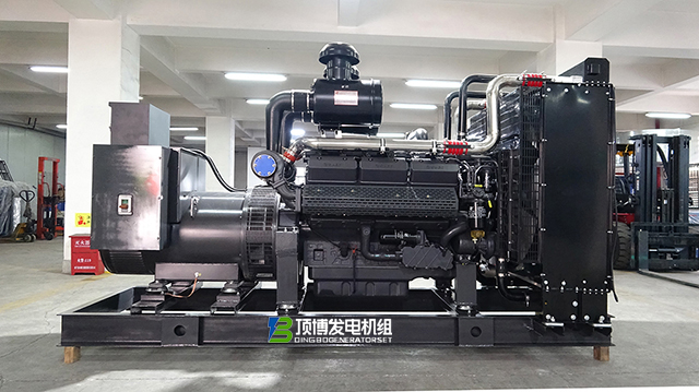 引領節能新紀元:頂博520KW高效省油柴油發電機組贏得了市場的廣泛認可和贊譽